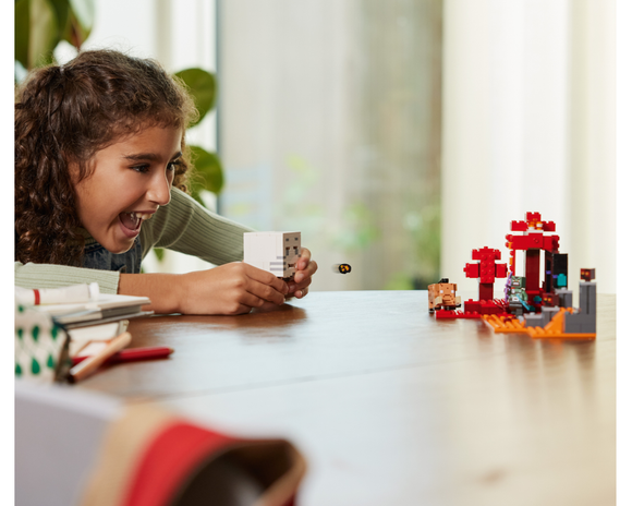 LEGO® The Nether Portal Ambush 21255