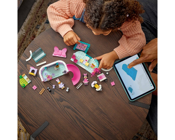 LEGO® Minnie's Pet Hotel 43274