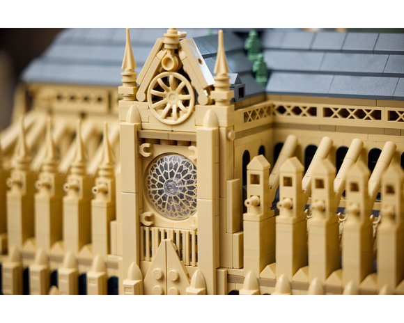 LEGO® Notre-Dame de Paris 21061