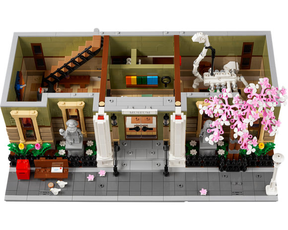 LEGO® Natural History Museum 10326