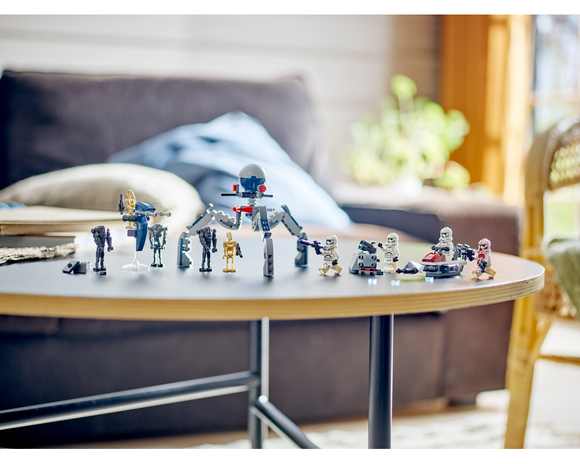 LEGO® Clone Trooper™ & Battle Droid™ Battle Pack 75372