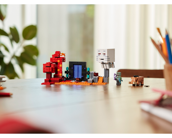 LEGO® The Nether Portal Ambush 21255