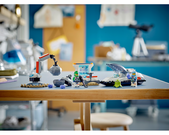 LEGO® Spaceship and Asteroid Discovery 60429