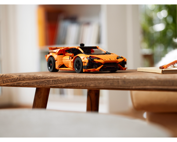 LEGO® Lamborghini Huracán Tecnica Orange 42196
