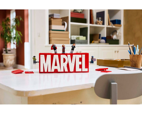 LEGO® MARVEL Logo & Minifigures 76313