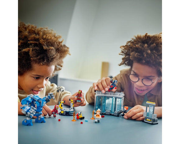 LEGO® Iron Man's Laboratory: Hall of Armor 76315