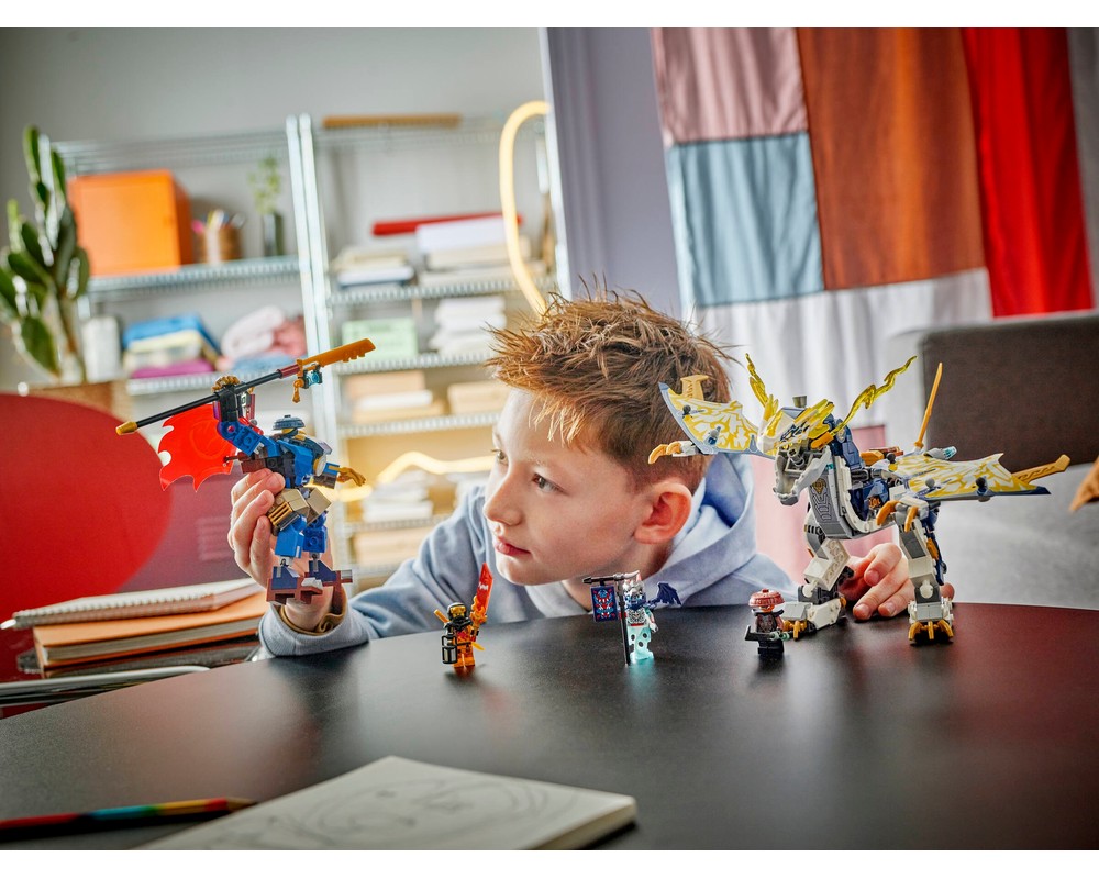 LEGO® Rogue's Mech Dragon Rider 71843