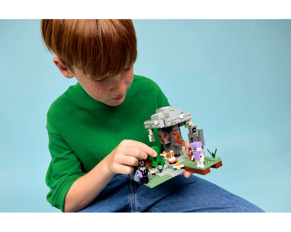 LEGO® The Pale Garden 21586