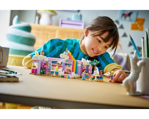 LEGO® Unicorn Dream Café 42684