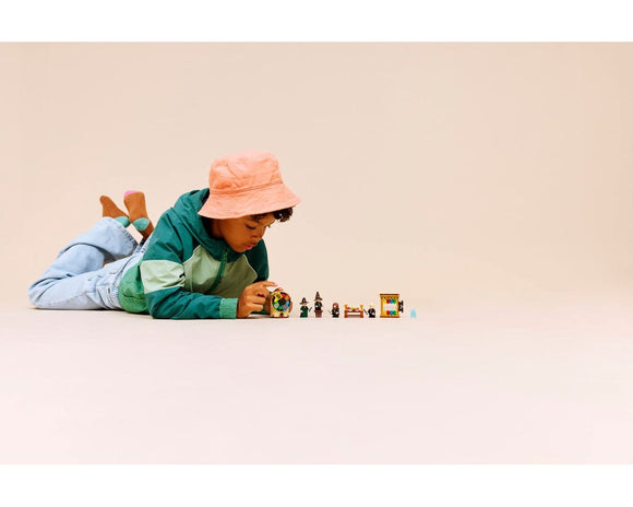 LEGO® Hogwarts™ Castle: Sorting Hat™ Ceremony 76460