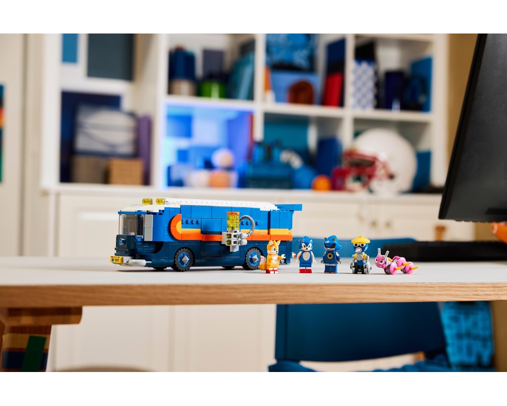 LEGO® Team Sonic Command Truck 77006