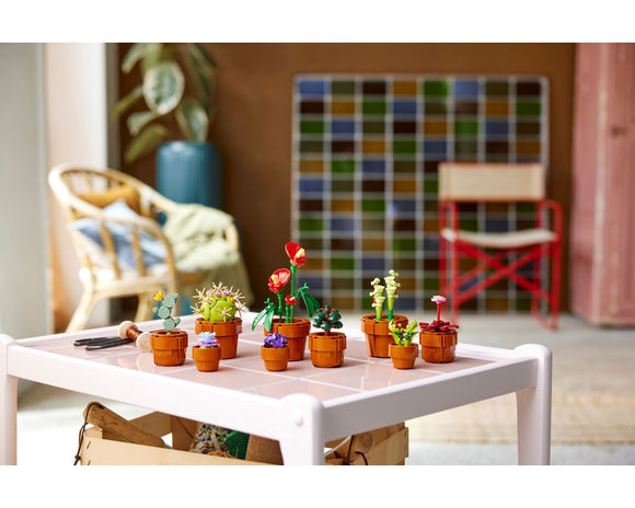 LEGO® Tiny Plants 10329