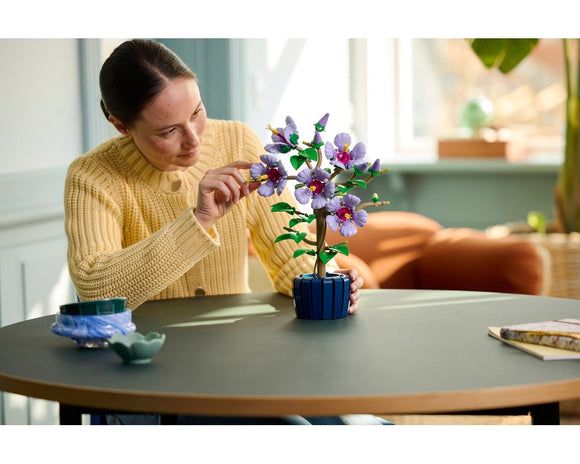 LEGO® Hibiscus 10372