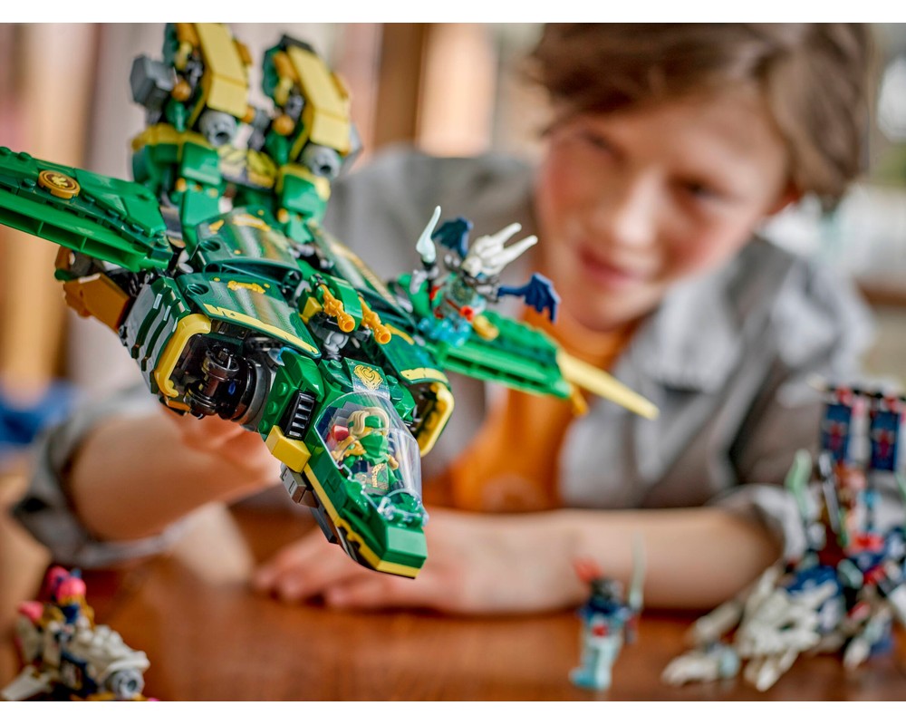 LEGO® Lloyd’s Jet Mech 71845