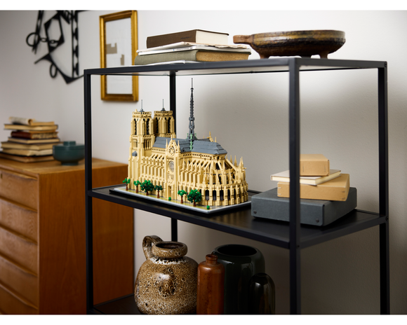 LEGO® Notre-Dame de Paris 21061