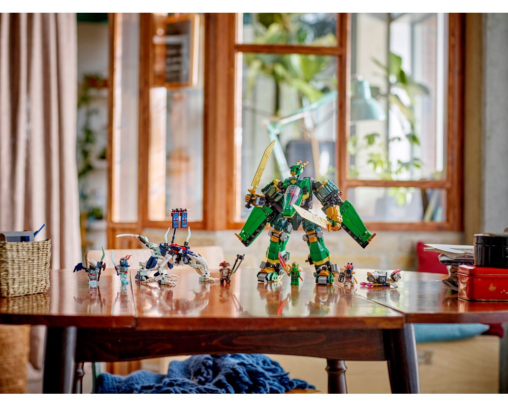 LEGO® Lloyd’s Jet Mech 71845