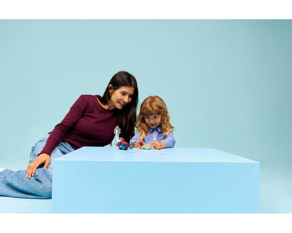 LEGO® Spidey on his Motorcycle vs. Rhino 11206