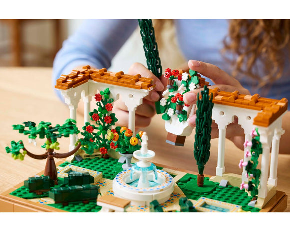 LEGO®  Fountain Garden 10359