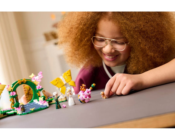 LEGO® Glinda's Wedding Day 75688