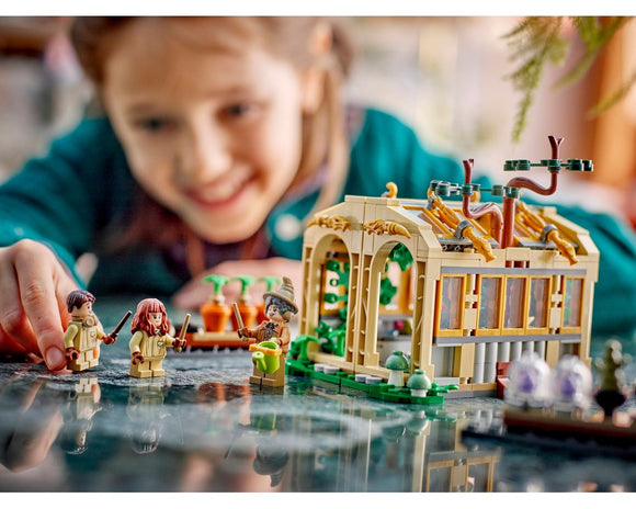 LEGO® Hogwarts™ Castle: Herbology Class 76445
