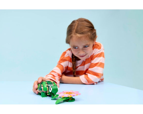 LEGO® Turtle with a Water Lily Flower 31377
