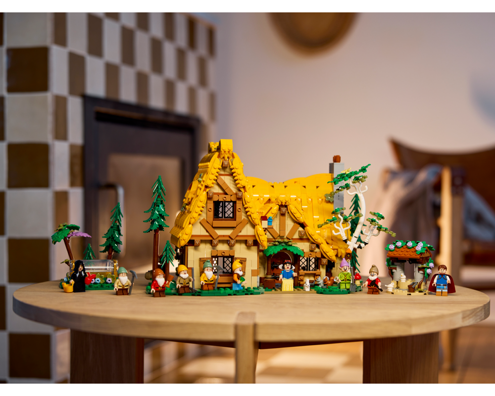 LEGO® Snow White and the Seven Dwarfs' Cottage 43242