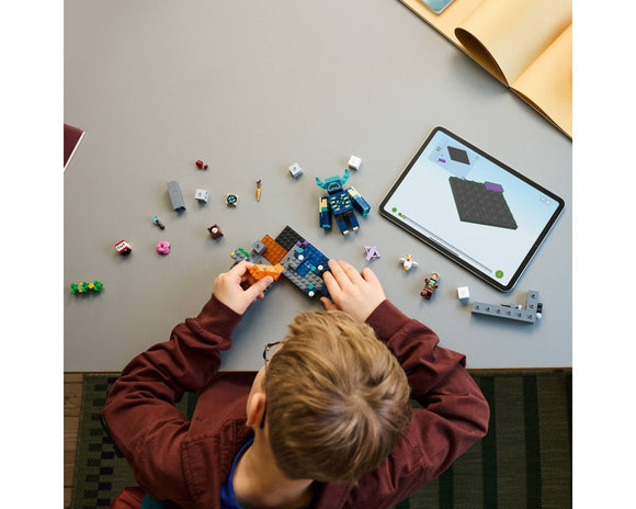 LEGO® The Warden Encounter 21274