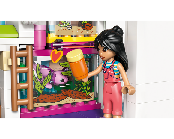LEGO® Liann's Family House 42687