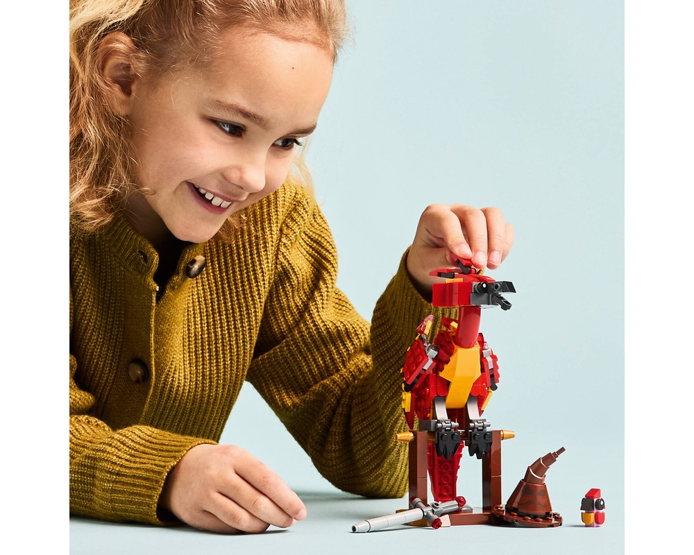 LEGO® Fawkes™: Dumbledore's Phoenix 76448