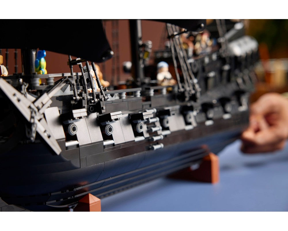 LEGO® Captain Jack Sparrow's Pirate Ship 10365