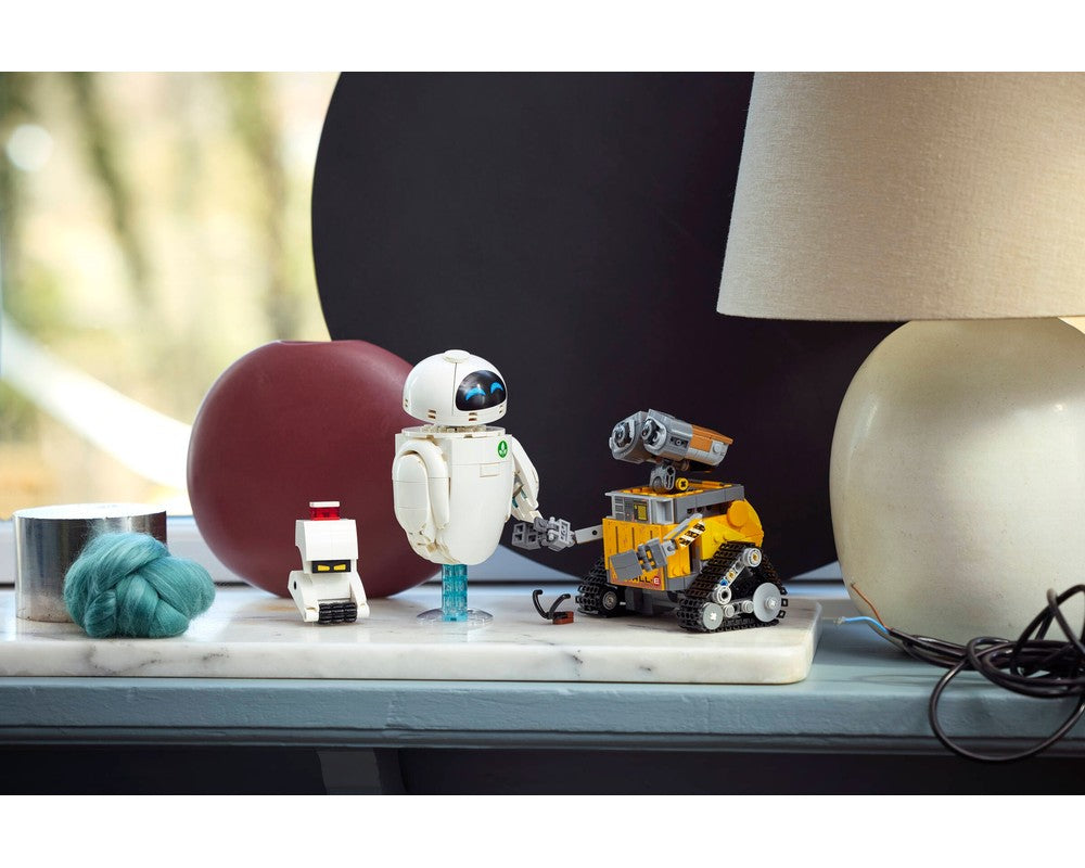 LEGO® WALL-E and EVE 43279
