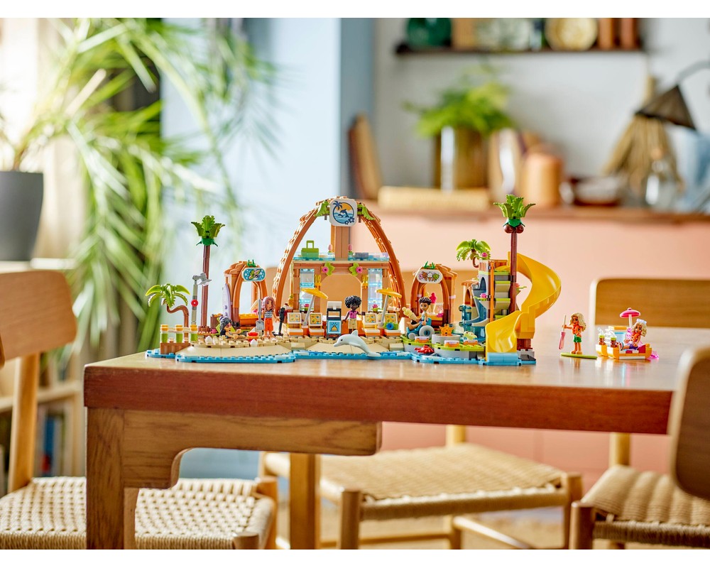 LEGO® Family Vacation Beach Resort 42673