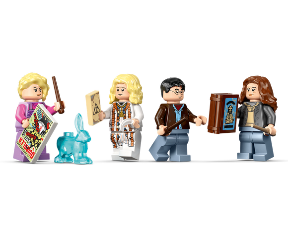 LEGO® Luna Lovegood's House 76467