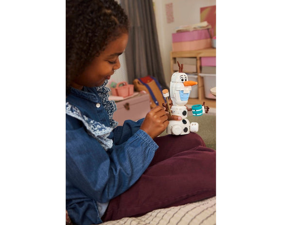 LEGO® Olaf and Bruni’s Picnic Fun 43287