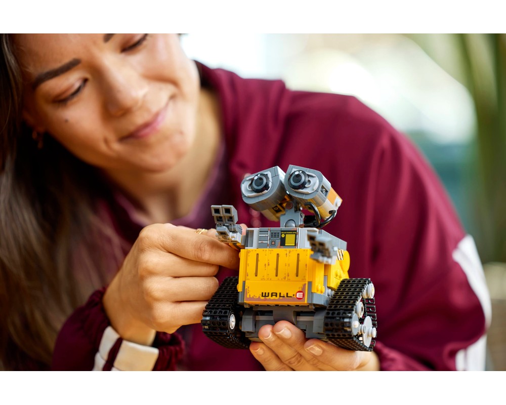 LEGO® WALL-E and EVE 43279