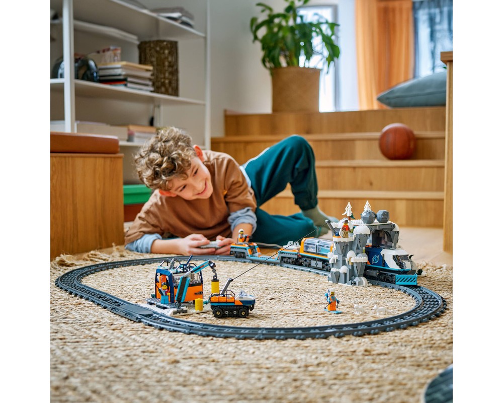 LEGO® Explorers' Arctic Polar Express Train 60470