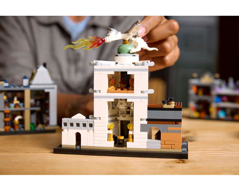 LEGO® Diagon Alley™ Wizarding Shops 76444