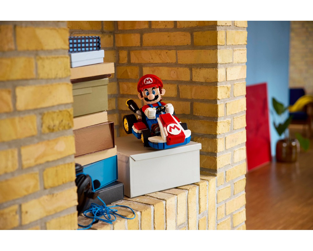 LEGO® Mario Kart™ – Mario & Standard Kart 72037