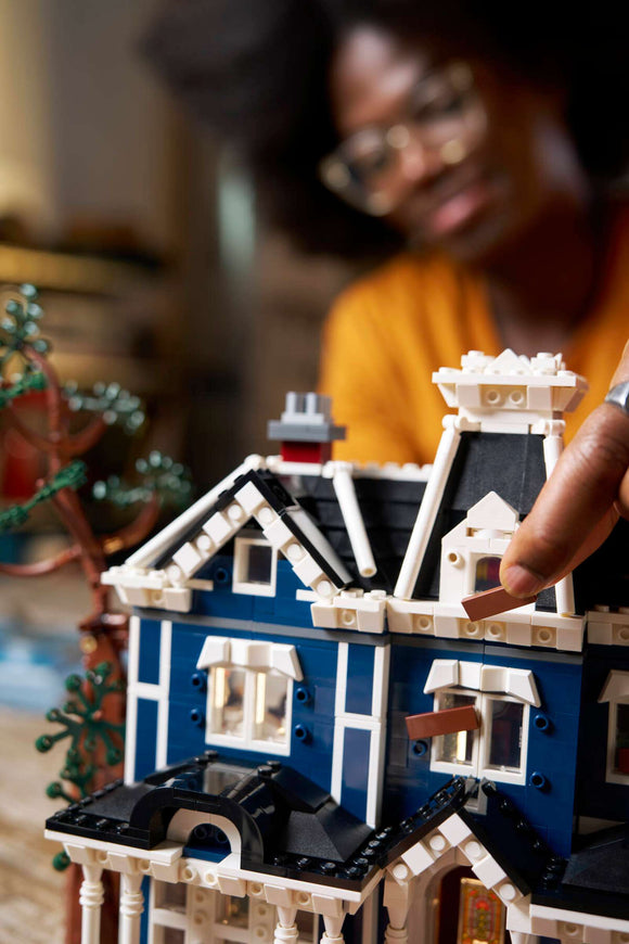 LEGO® Stranger Things: The Creel House 11370