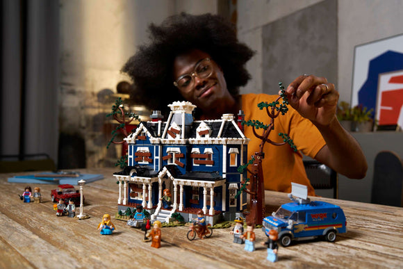 LEGO® Stranger Things: The Creel House 11370