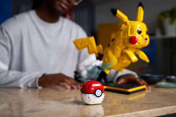 LEGO® Pikachu and Poké Ball 72152