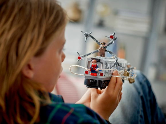 LEGO® Spider-Man vs. Doc Ock Subway Train Scene 76321