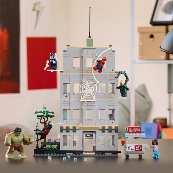 LEGO® Spider-Man vs. Hulk Epic Clash 76350