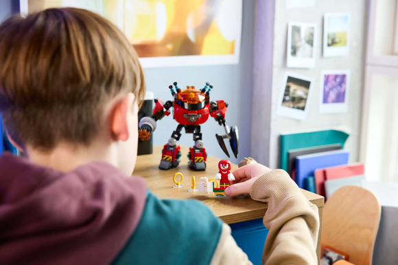 LEGO® Knuckles vs. Dr. Eggman Egg Crusher Mech 77005