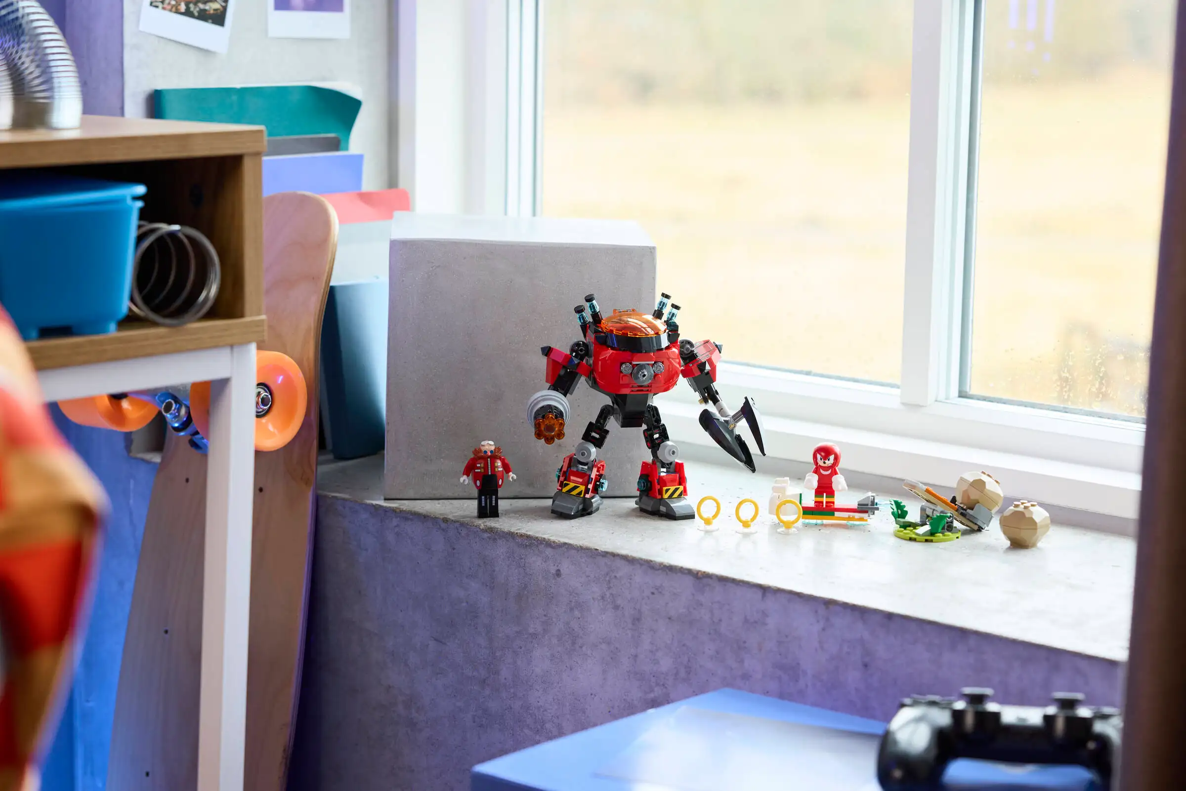 LEGO® Knuckles vs. Dr. Eggman Egg Crusher Mech 77005