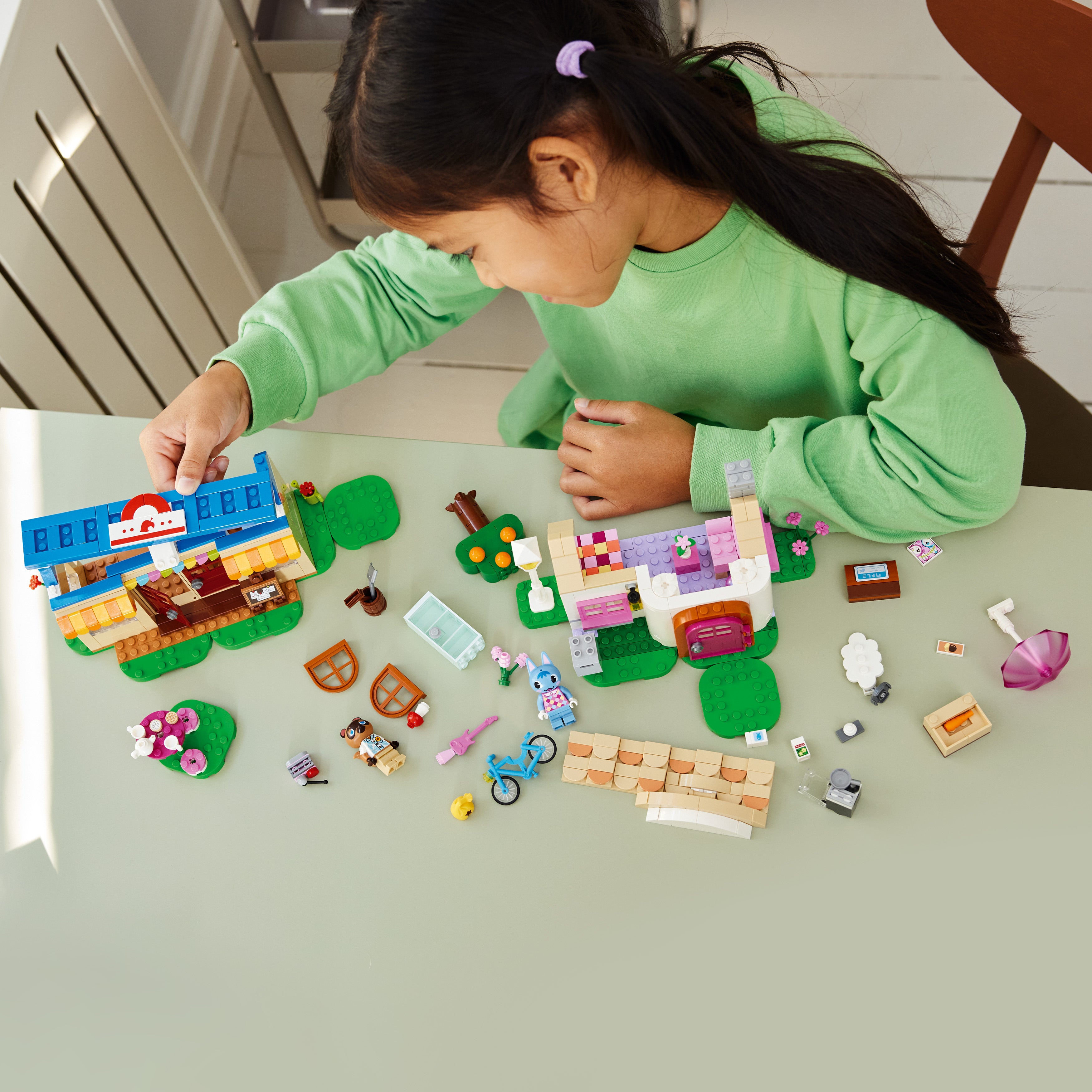 LEGO® Nook's Cranny & Rosie's House 77050
