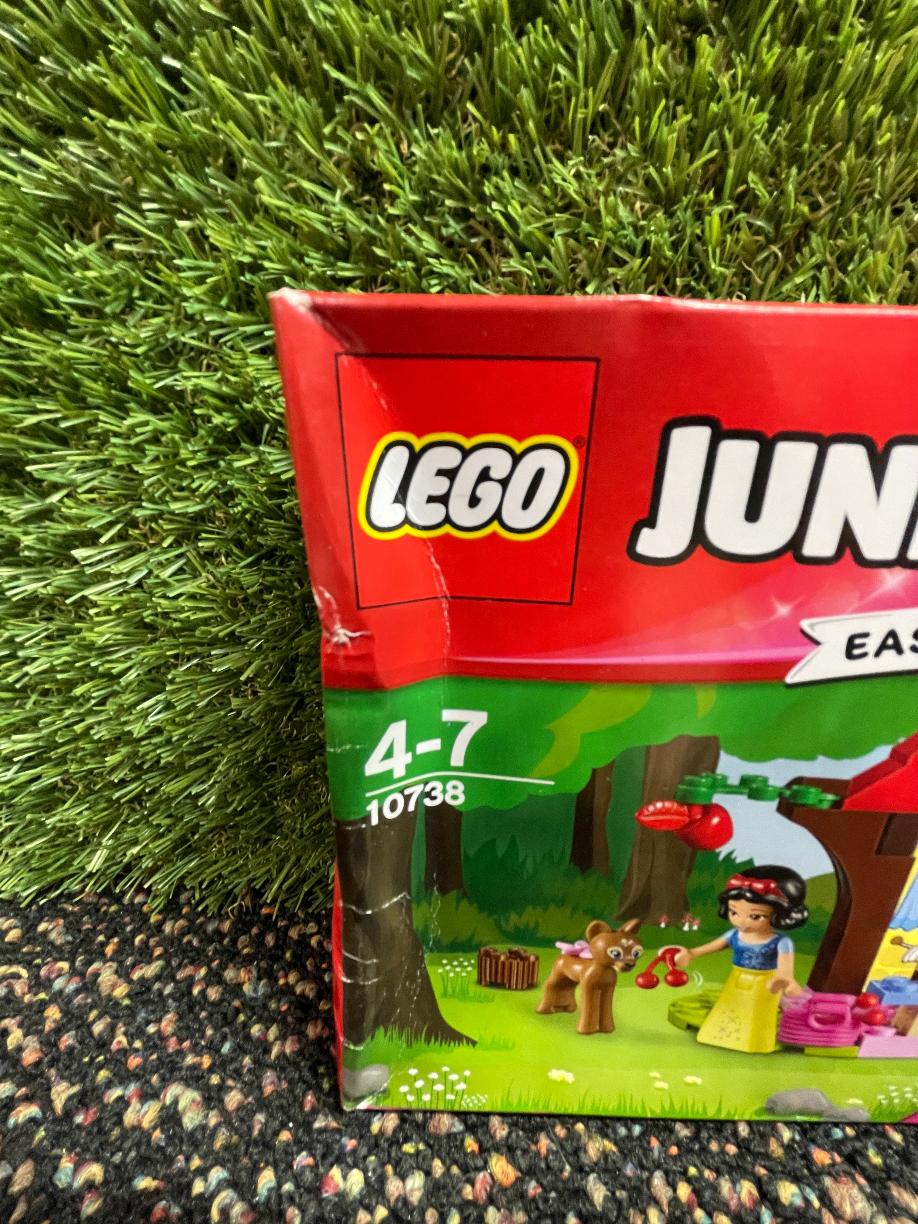 LEGO® Snow White's Forest Cottage 10738 I'm Rick James Bricks