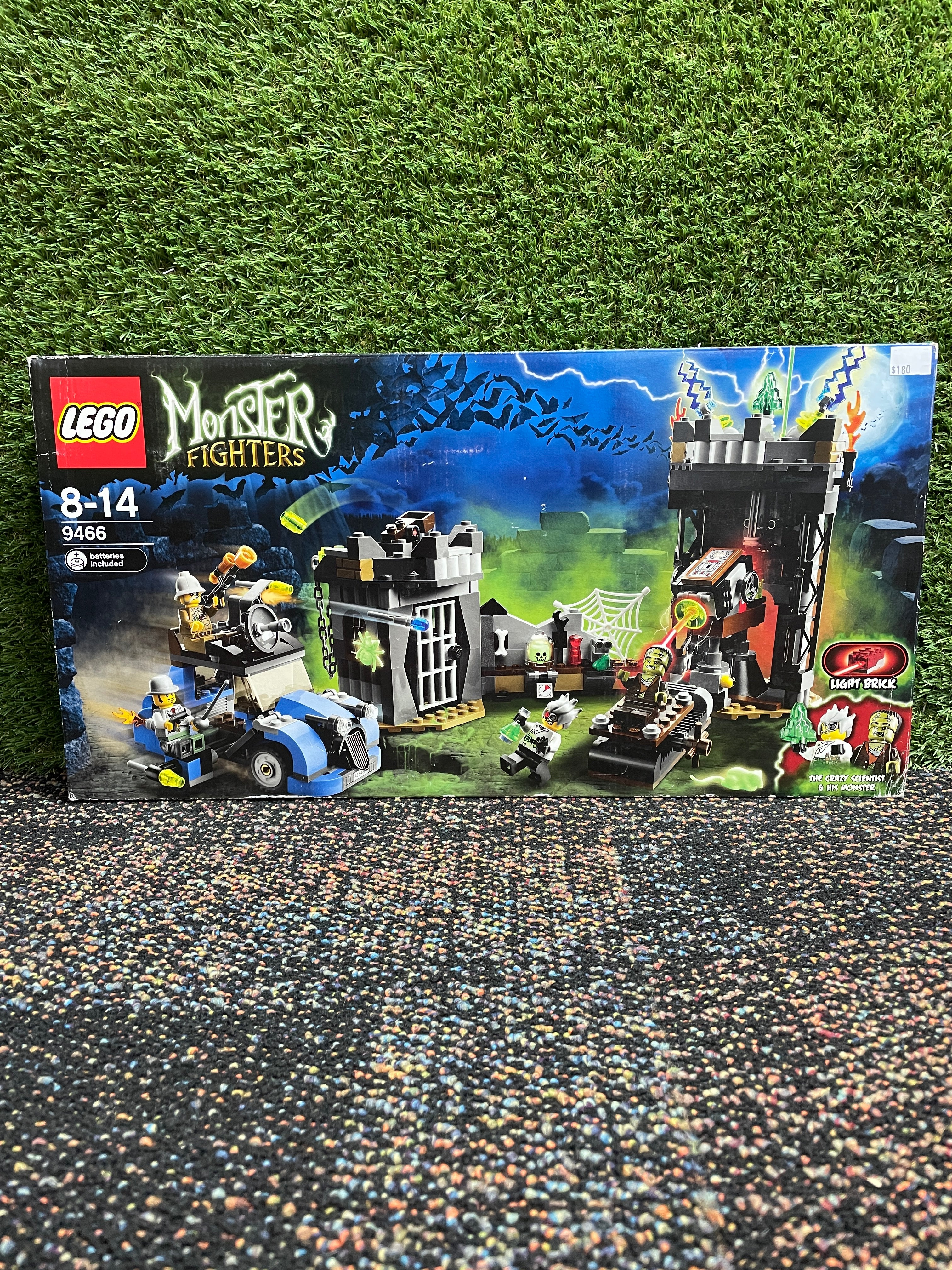 LEGO® The Crazy Scientist & His Monster 9466 - 0