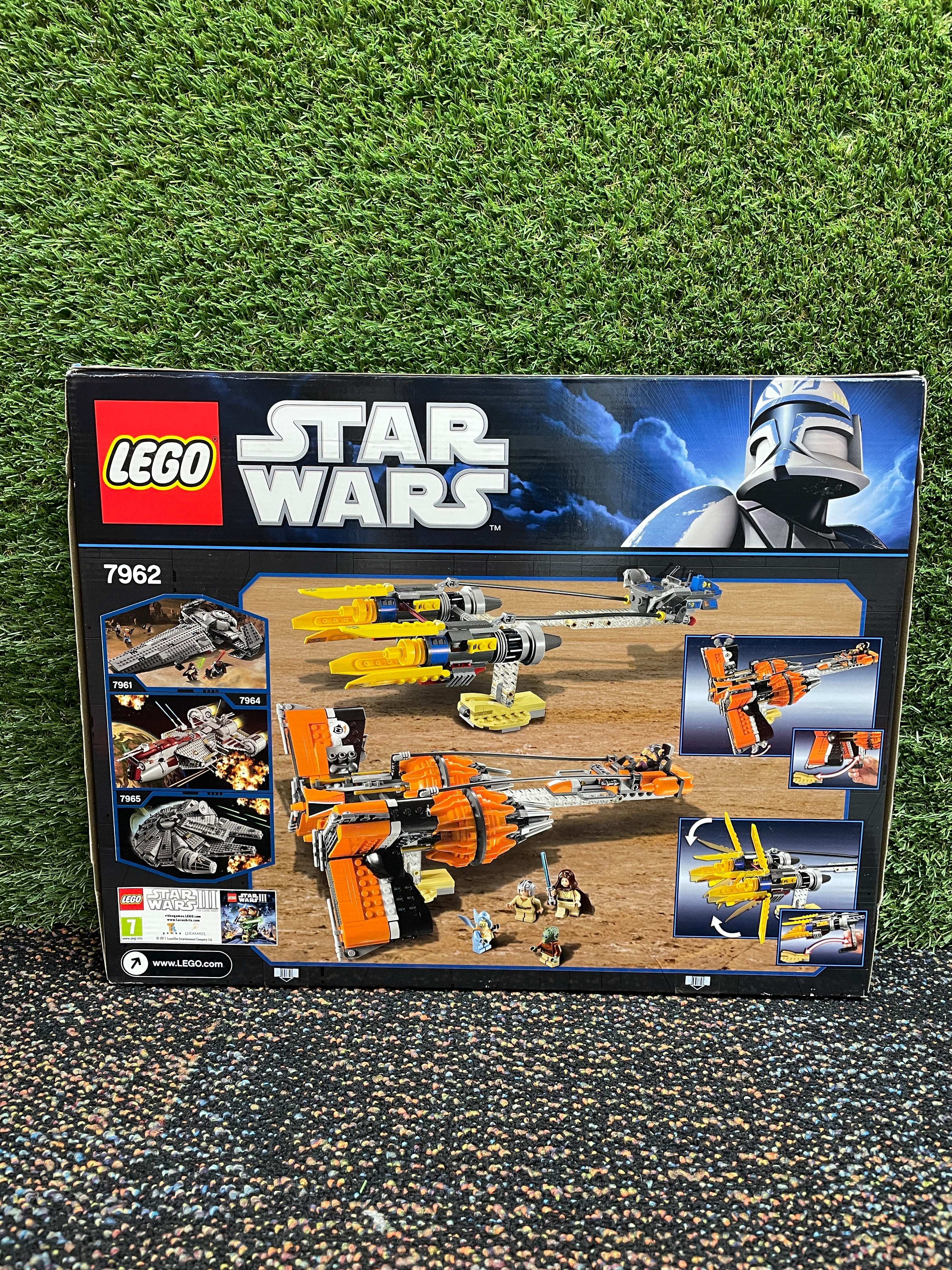 LEGO® Anakin Skywalker and Sebulba's Podracers™ 7962