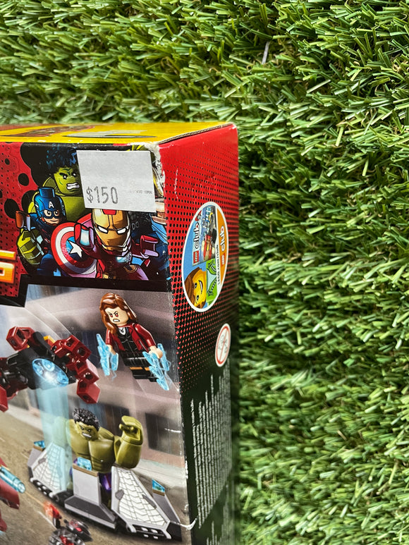 LEGO® The Hulk Buster Smash 76031